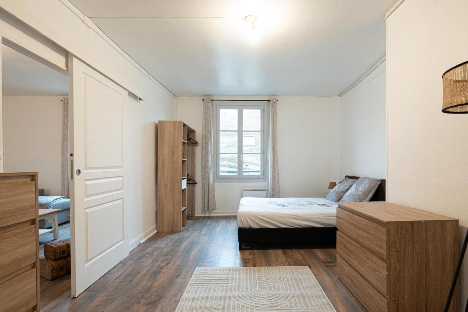 Appartement Au Coeur De Senlis Санлис Екстериор снимка